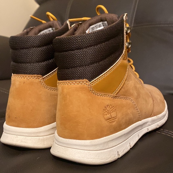 Men’s 8.5 Timberland Boots - Picture 4 of 4